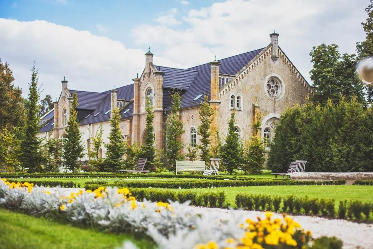 Pałac Brunów — widok ogólny