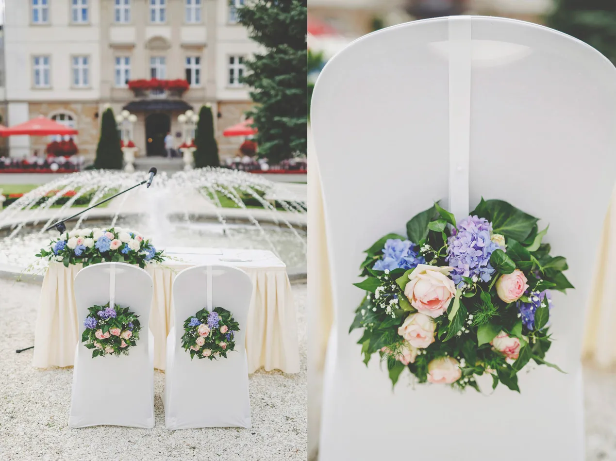 Goście weselni w pałacowym ogrodzie